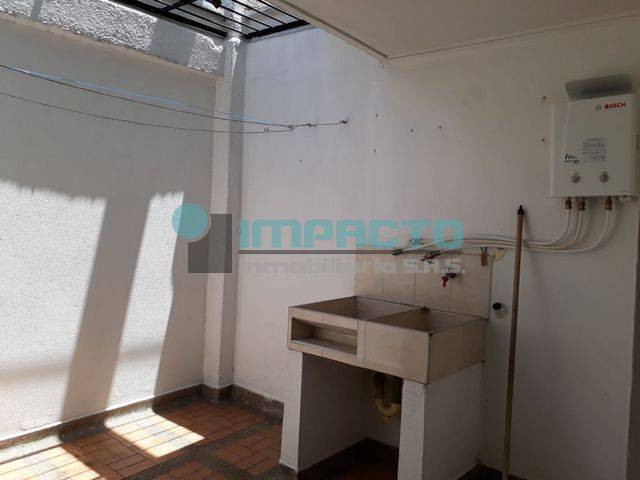 SE ARRIENDA APARTAMENTO EN LA CASTELLANA COD 11210 BB