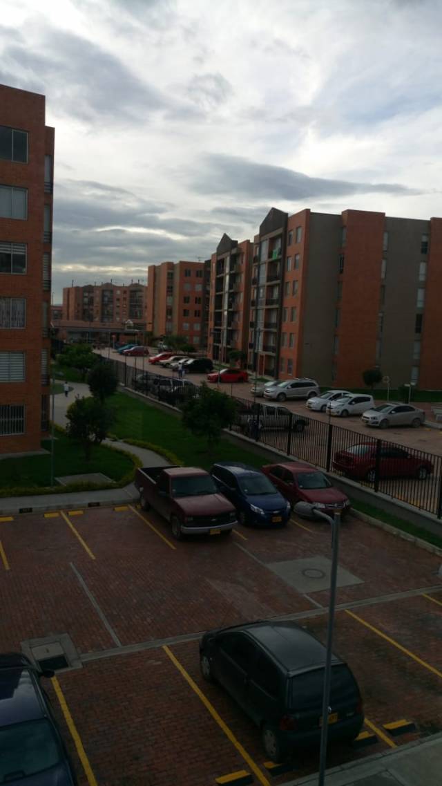 MADRID VENDO APTO MOLINO 3ER PISO