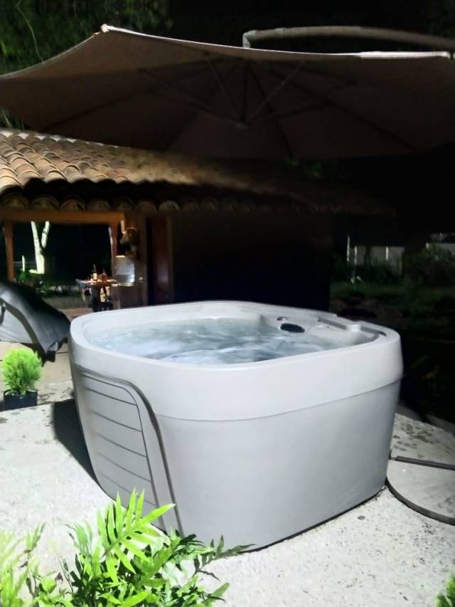 Glamping El avión. Vía a Santa fe de Antioquia. Una experiencia diferente