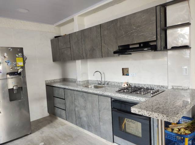 Se vende casa ubicada en el barrio Álvarez, excelente ubicación