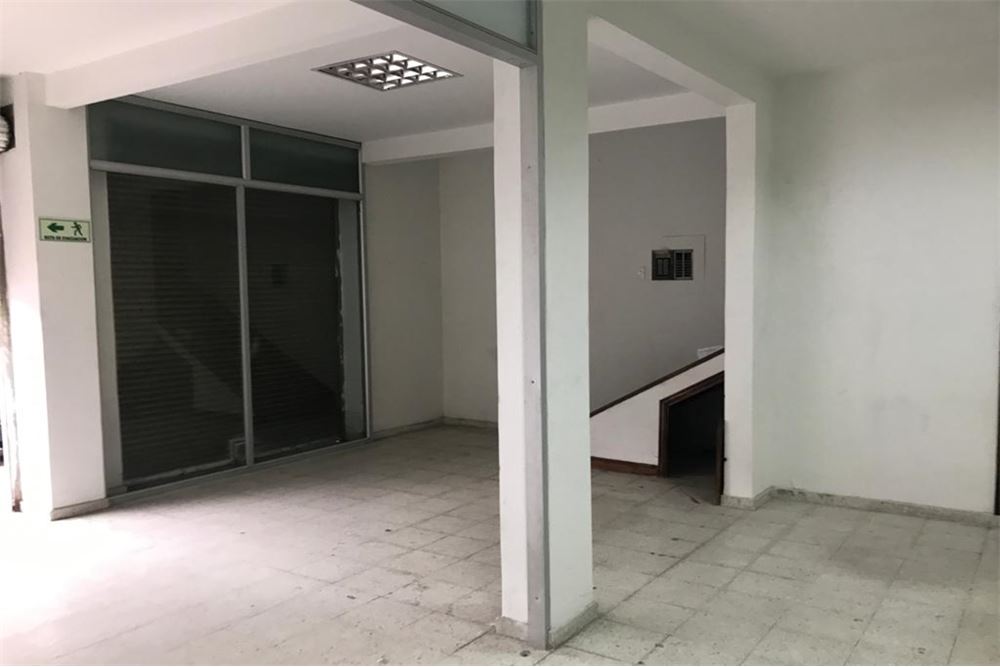 VENDO/ ARRIENDO BODEGA / PREDIO DE 216M2, 2 PISOS