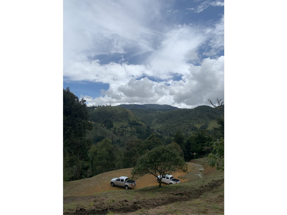 Lote en urbanización Via a El Retiro