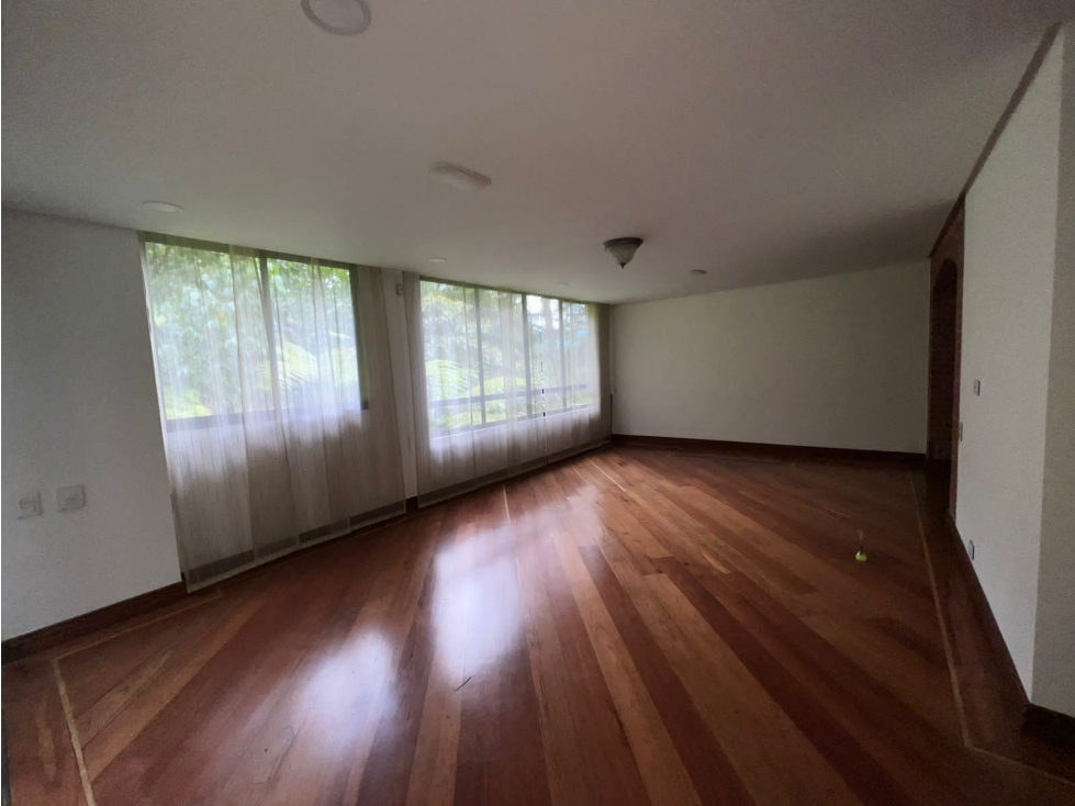 Venta Casa con lote Poblado Medellin