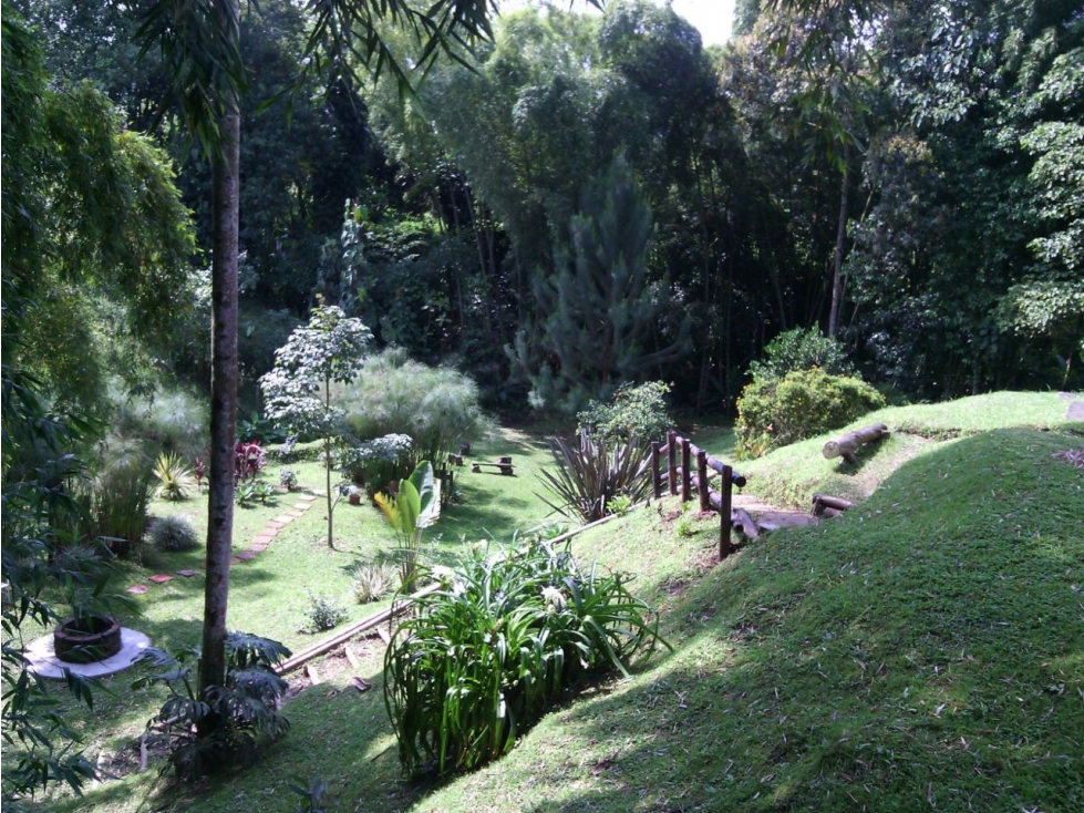 CASA DE CAMPO CON CABAÑAS PARA LA VENTA EN SANTA ROSA DE CABAL