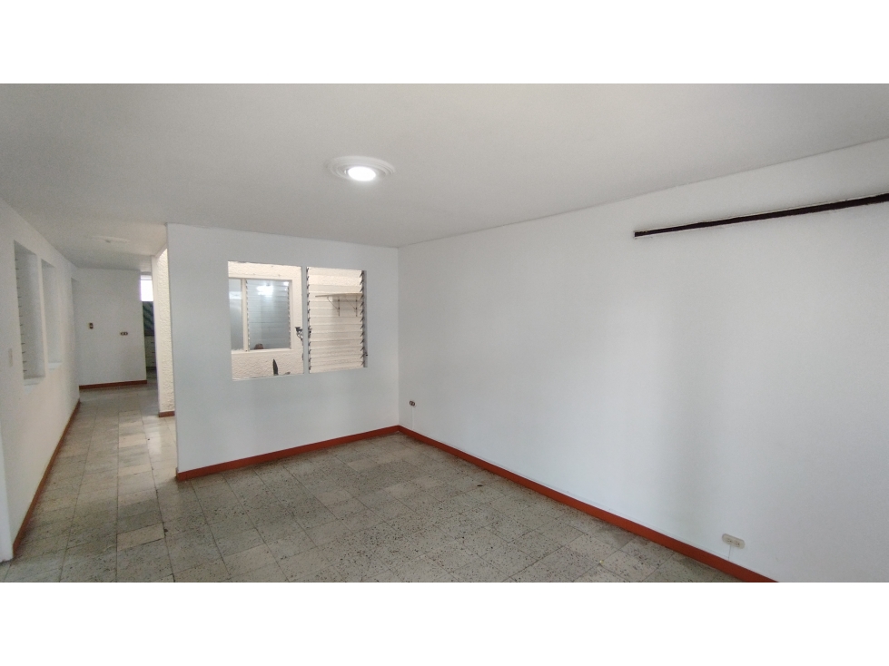 90 M2 En La America Casa Arriendo