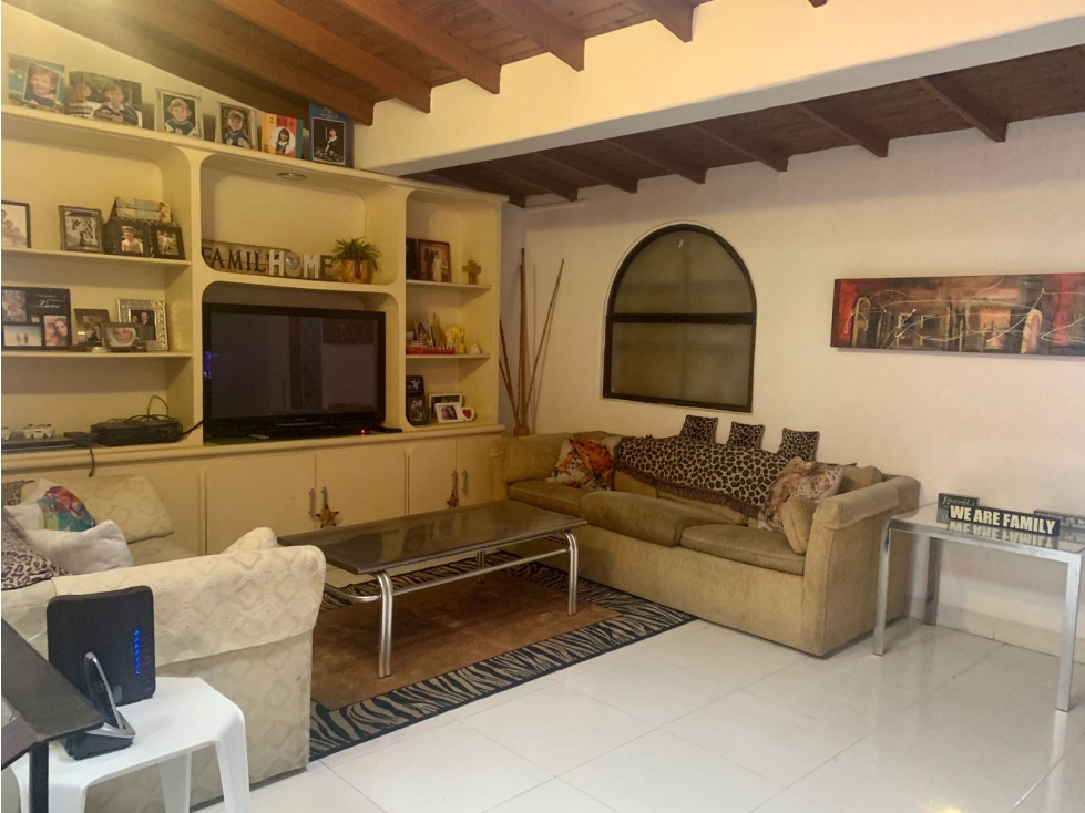 Venta de Casa en la Loma de los Gonzalez, Medellín