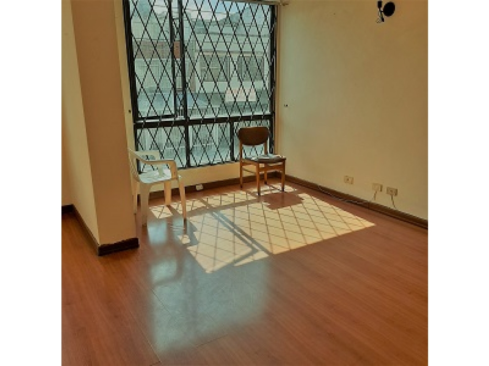 SE VENDE APARTAMENTO,  SPRING, 56 m2  DOS HABITACIONES,