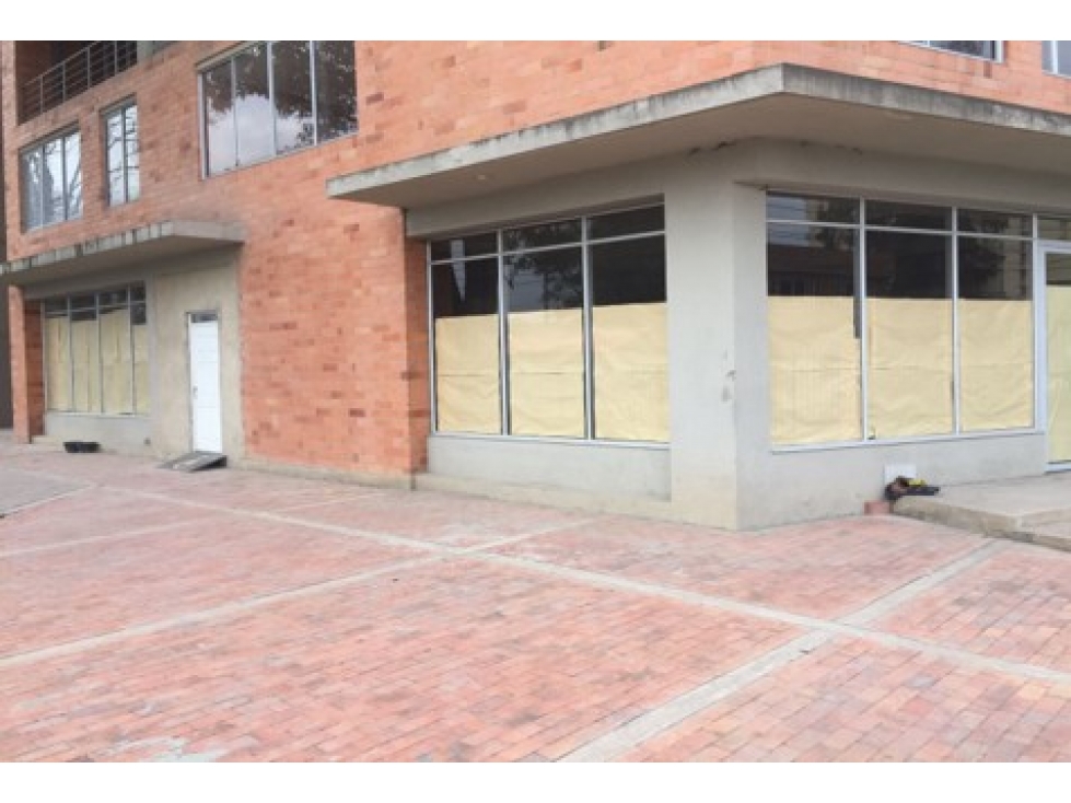 SE VENDE O SE ARRIENDA LOCAL COMERCIAL EN BOSA