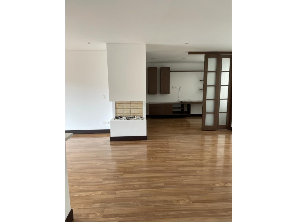 ARRIENDO MODERNO APTO CON VISTA EN SANTA BARBARA -BOGOTÁ-