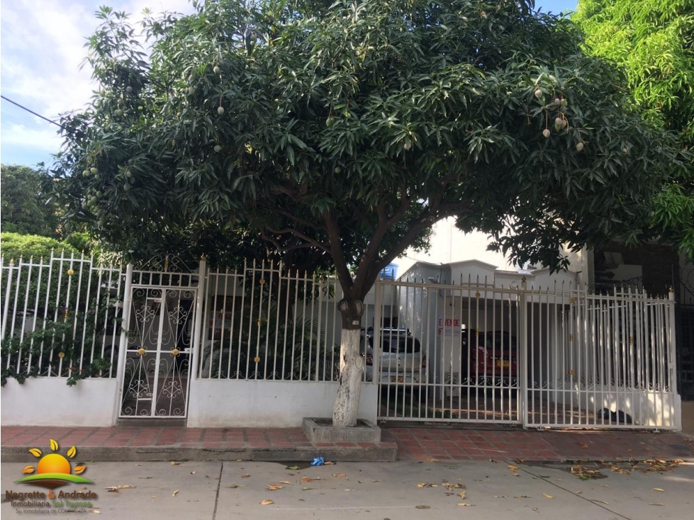 Amplia Casa de un piso en venta, Barrio El Jardin