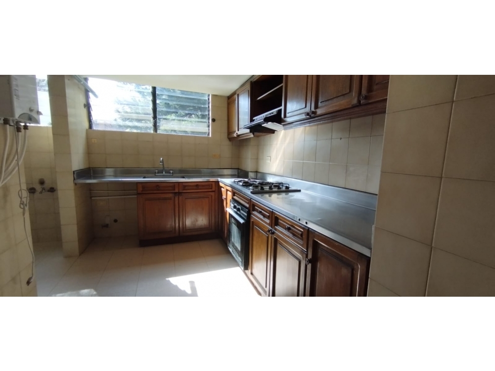 ARRIENDO APARTAMENTO EN EL  POBLADO- PATIO BONITO