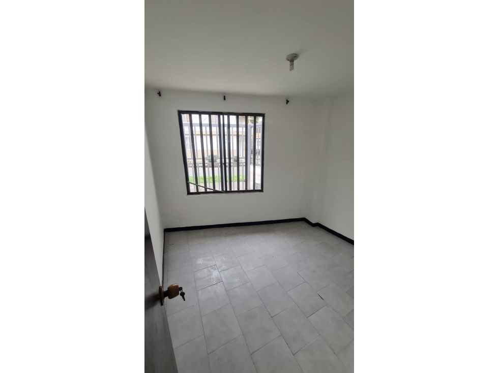 VENTA DE CASA EN ARANJUEZ COMERCIAL.