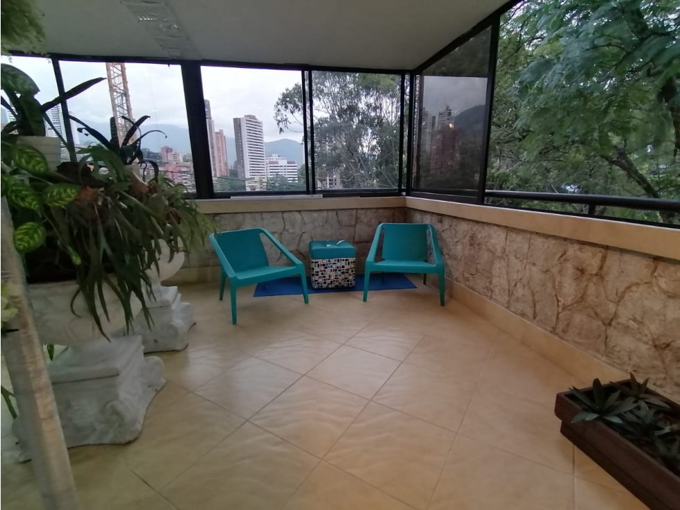 VENDO apartamento en el POBLADO