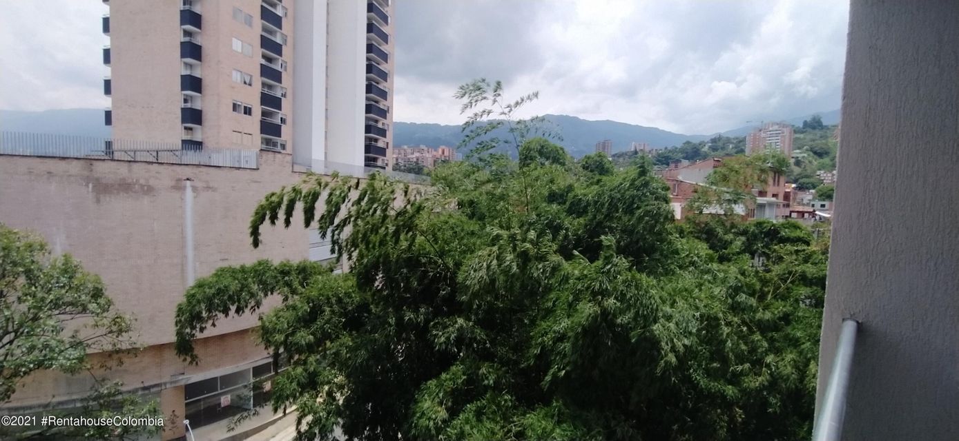 Apartamento en  Senorial(Envigado) COD: 22-1332