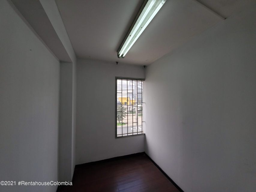 Vendo Comercial en  El Recuerdo(Bogota) C.O  22-1668