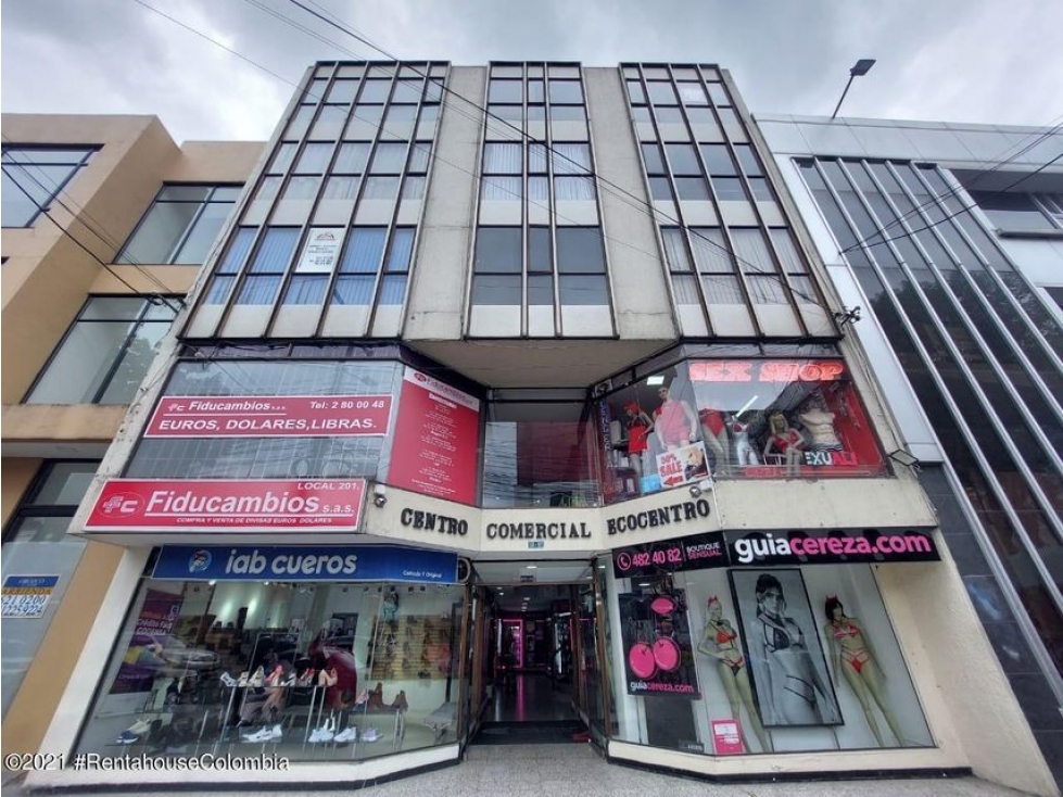 Vendo Comercial en  Galerias(Bogota) C.C 22-1677