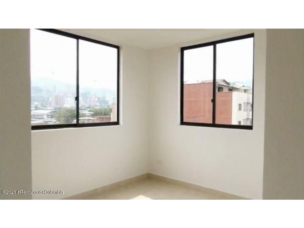 Vendo Apartamento en  Asturias(Itagui) C.C 22-855