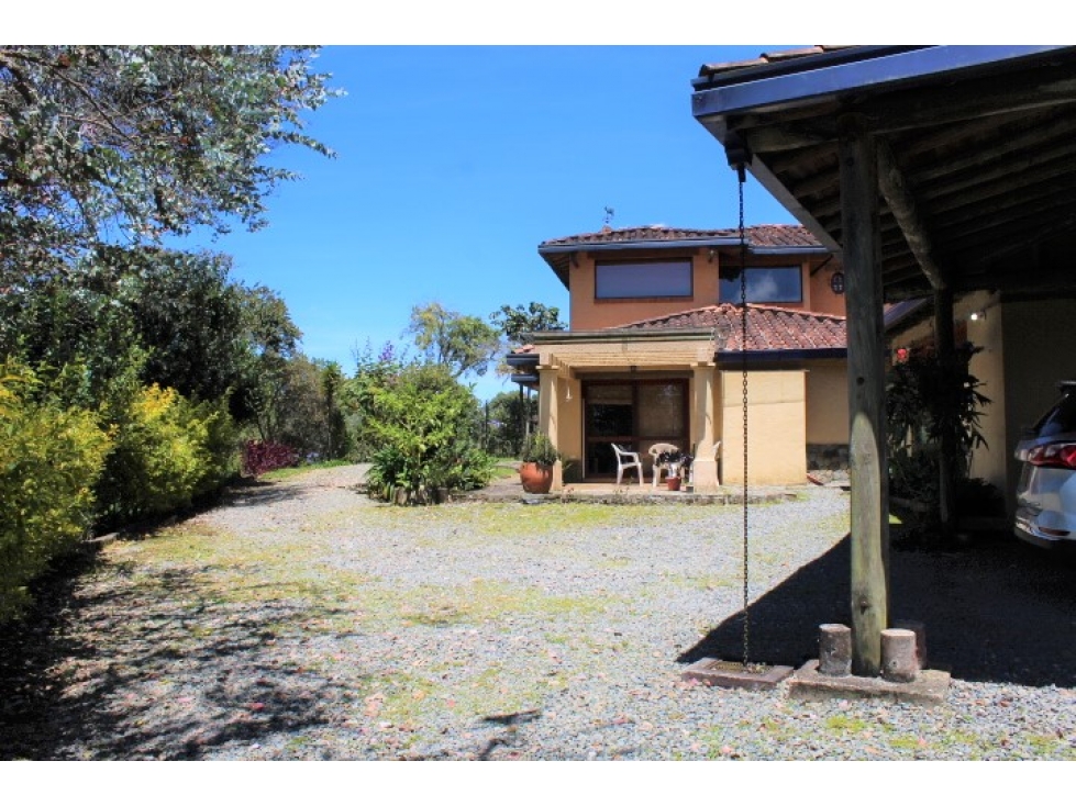 Casa en venta en EL CARMEN DE VIBORAL, sector Quirama.