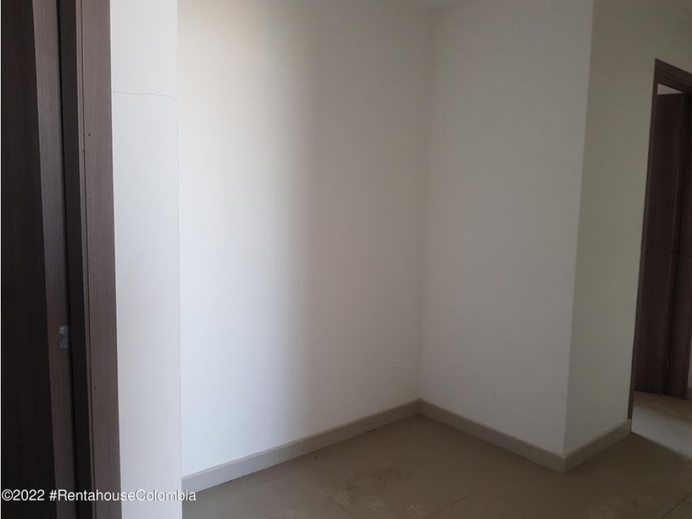 Apartamento en  Ciudad Jardin RAH CO: 22-2423