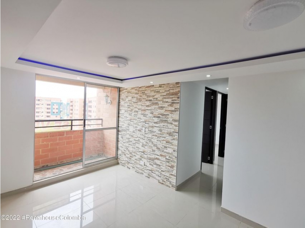 Apartamento en  La Prosperidad RAH CO: 23-461