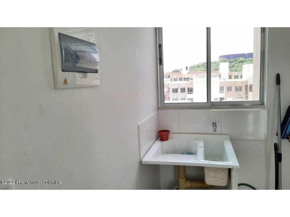 Apartamento en  Puerta Dorada RAH CO: 23-1551