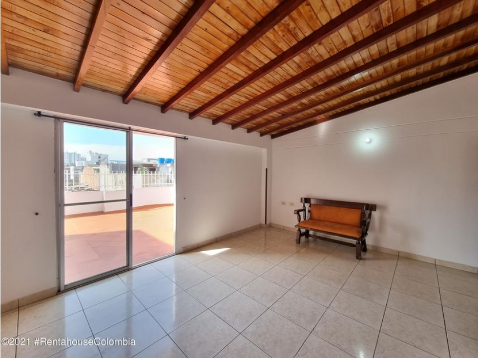 Vendo Apartamento en  UniversidadS.G. 23-676