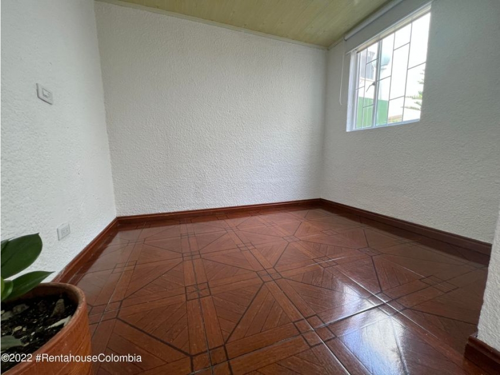 Vendo Casa en  Villa del Prado La NuevaS.G. 23-882