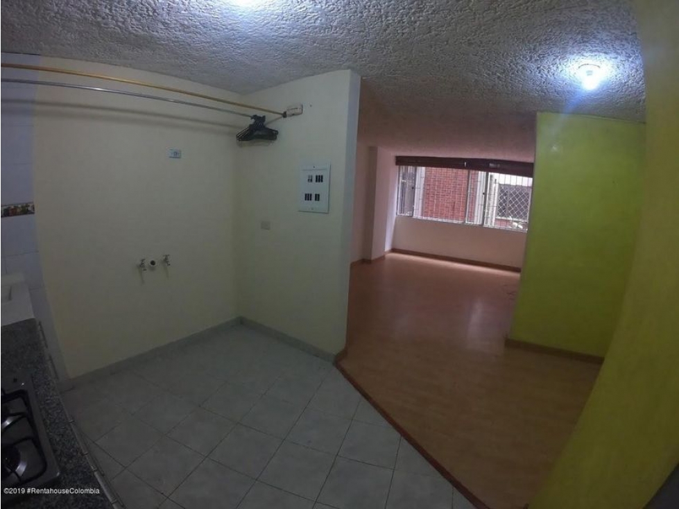 Vendo Apartamento en  7 de AgostoS.G. 23-1469