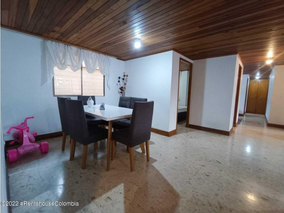 Apartamento en  Conquistadores RAH CO: 22-2892