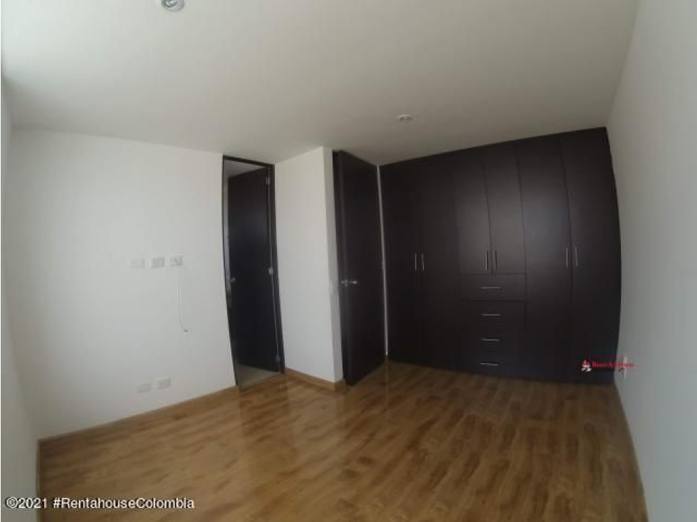 Apartamento en  Cedritos(Bogota) RAH CO: 23-18