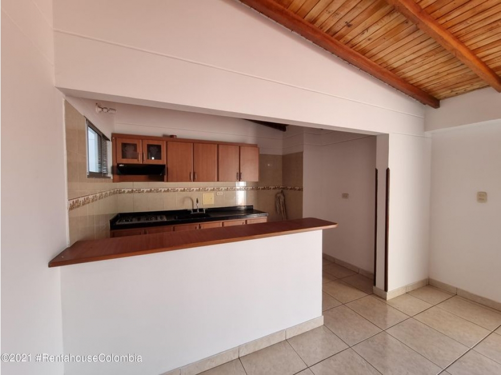 Apartamento en  Universidad RAH CO: 23-676