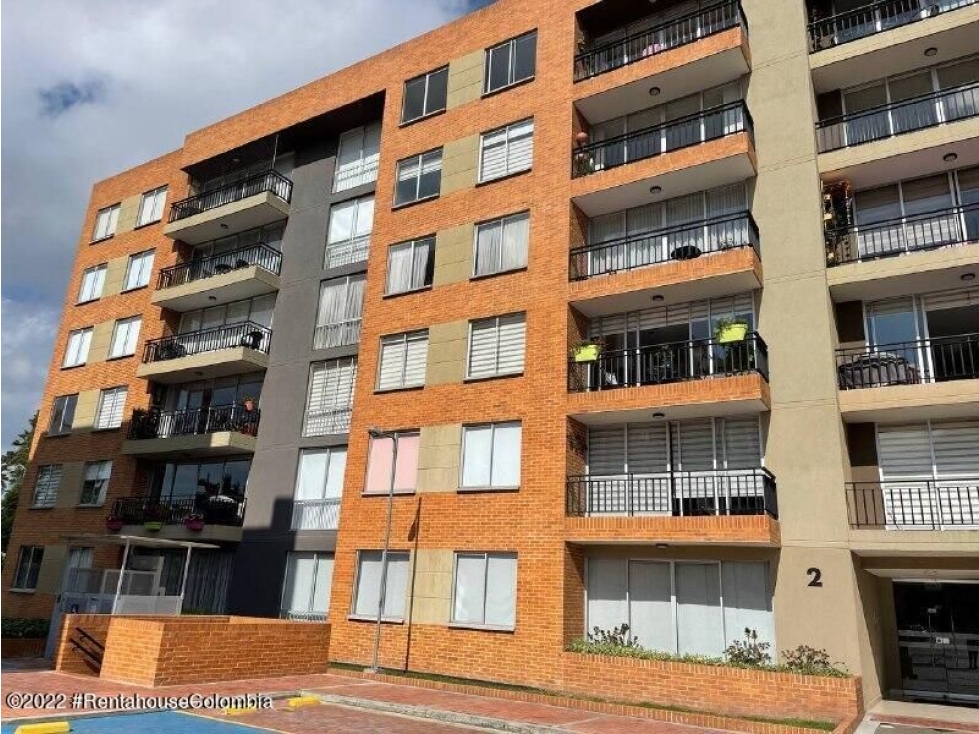 Apartamento en  20 de Julio(Chia) GZ: 23-1870