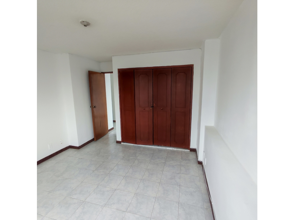 Apartamento En Cabecera, con buena vista y ubicación