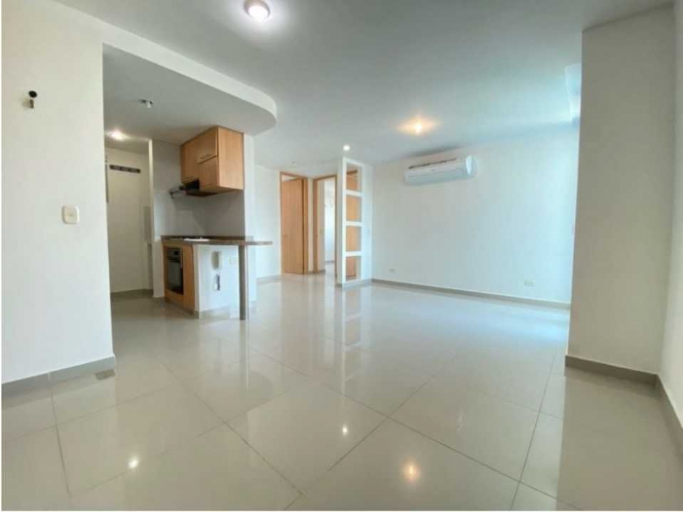 Lindo apartamento en piso 7 frente al centro comercial buenavista