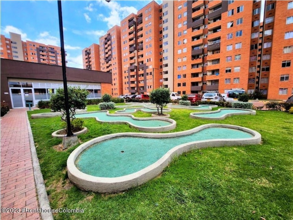 Apartamento en  La Prosperidad RAH CO: 23-2125