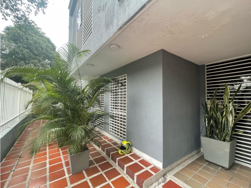 SE VENDE EDIFICIO EN LA FLORA ( MM)