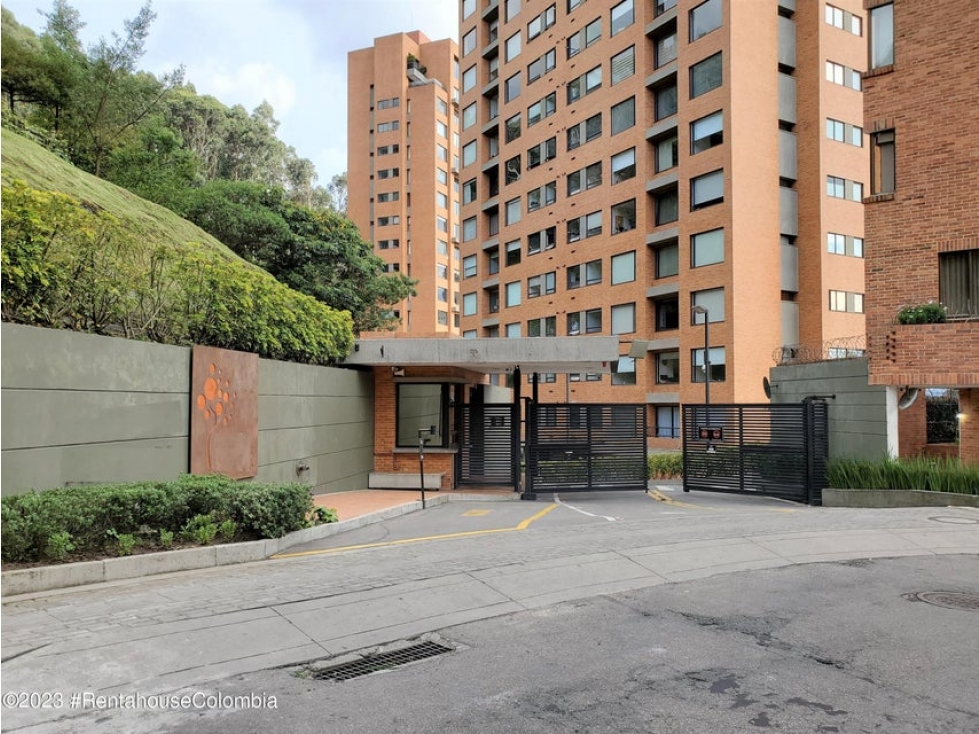 Apartamento en  El Castillo RAH CO: 23-2318