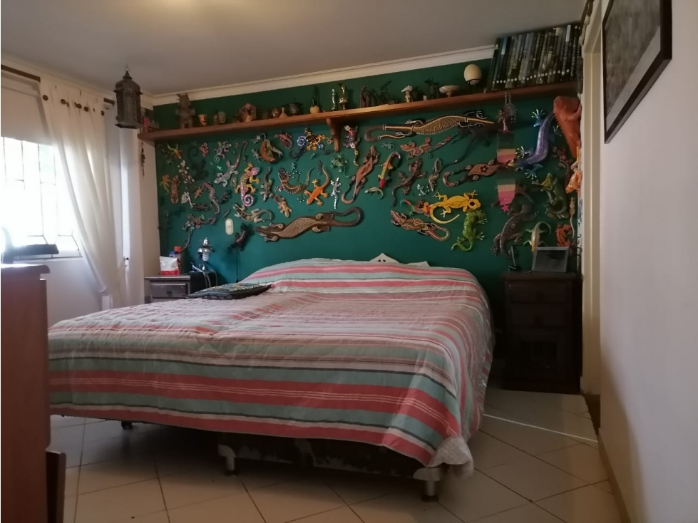 APARTAMENTO AMPLIO EN PISO BAJO..MUY COMPLETO