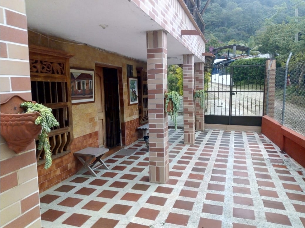 FREDONIA ANTIOQUIA,VENDO FINCA 2/PLANTAS,REMODELADA