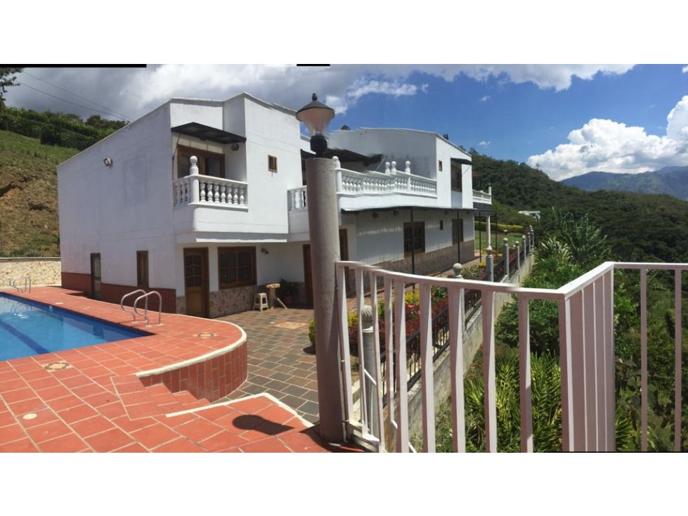 Vendo casa-finca en copacabana, parte baja