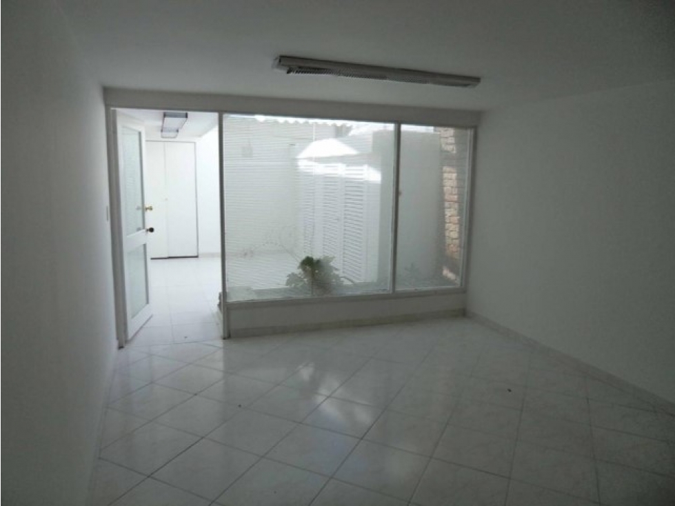 CASA DE OFICINA EN ARRIENDO EN BOGOTA-Santa Paula 350 m2