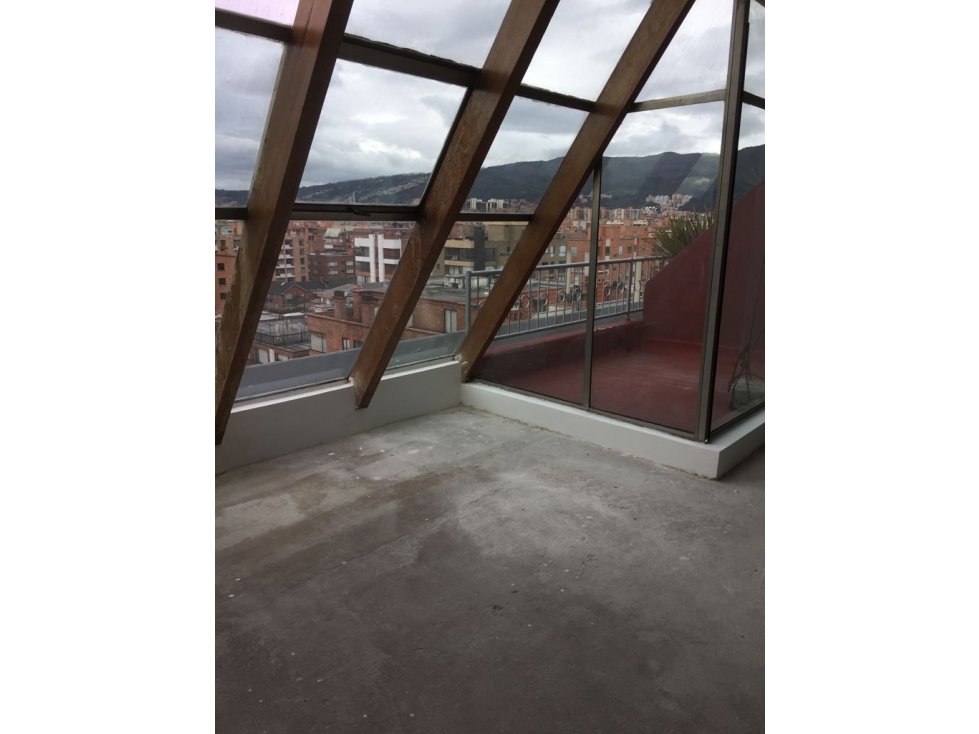 OFICINA EN VENTA Y ARRIENDO EN ALHAMBRA 447m2