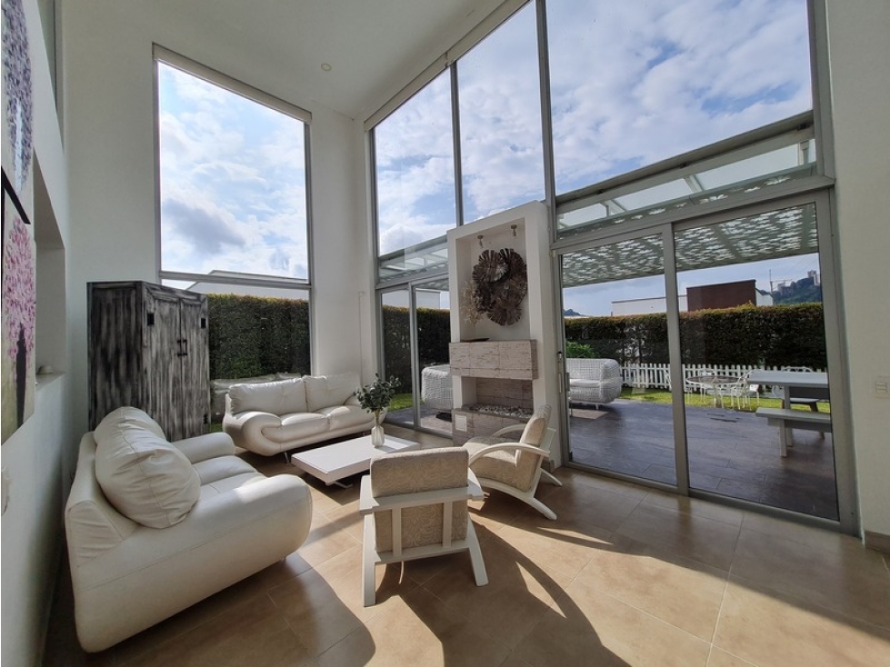 Venta espectacular casa en exclusivo conjunto La Florida, Manizales