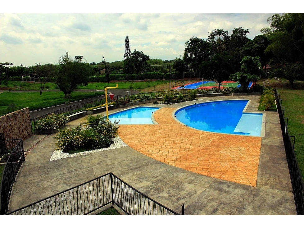 Vendo lote con licencia en condominio campestre, Potrerito Jamundí