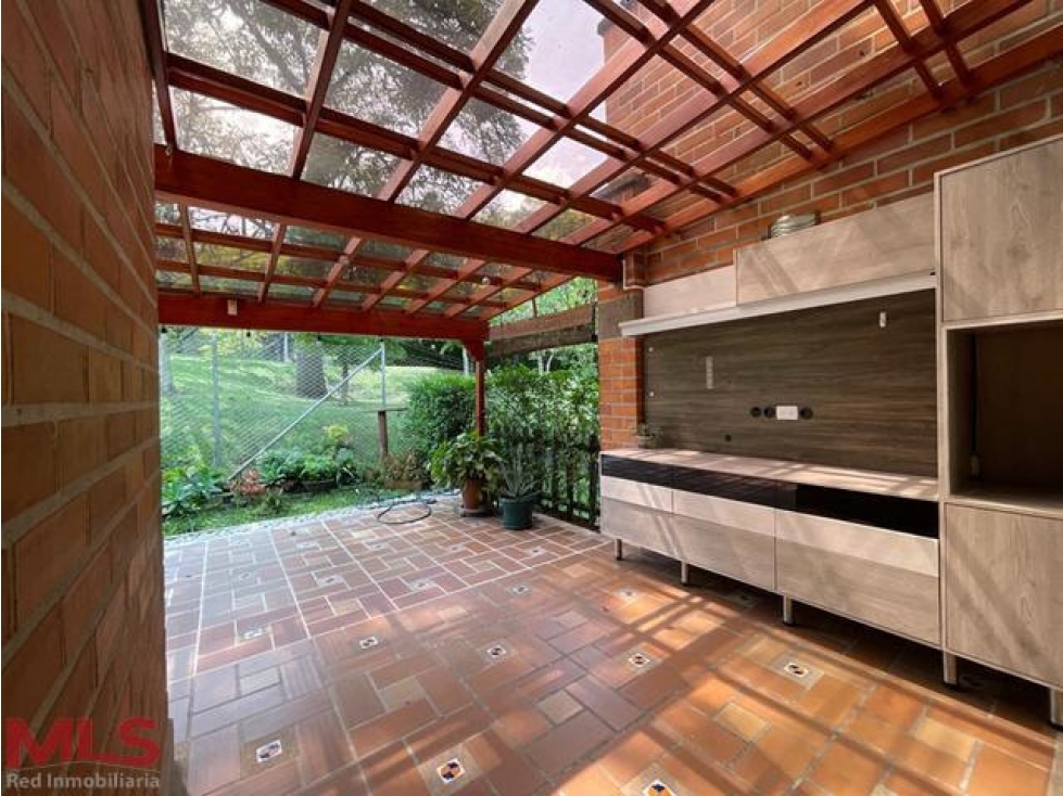 CASA EN VENTA EN MEDELLÍN EL TESORO