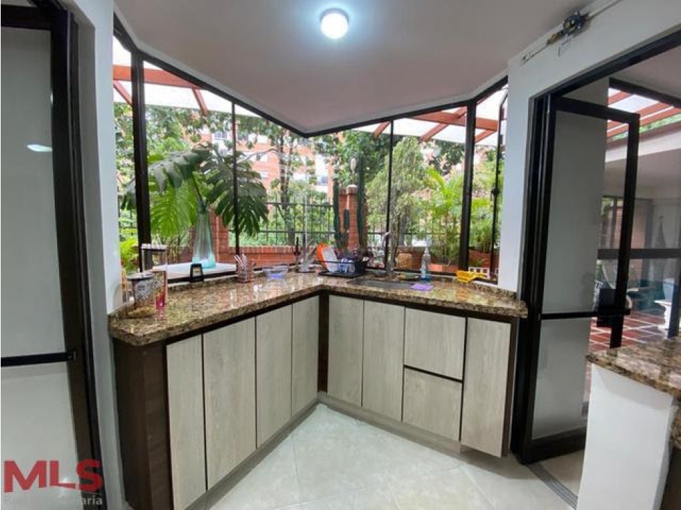 APARTAMENTO EN VENTA EN EL POBLADO MEDELLÍN