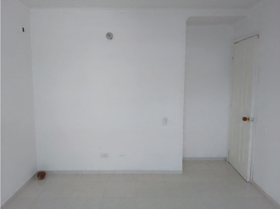 SE ARRIENDA APARTAMENTO DUPLEX EN PLAZA DEL RECREO