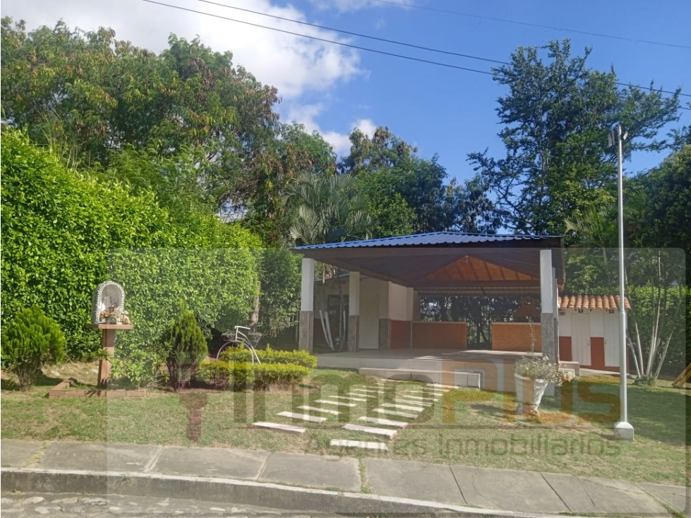 VENDO CASA EN EL CONJUNTO PORTAL 2 EN GIRÓN