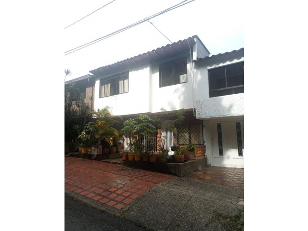 Se Vende Casa Unifamiliar en Santa Monica, Medellín