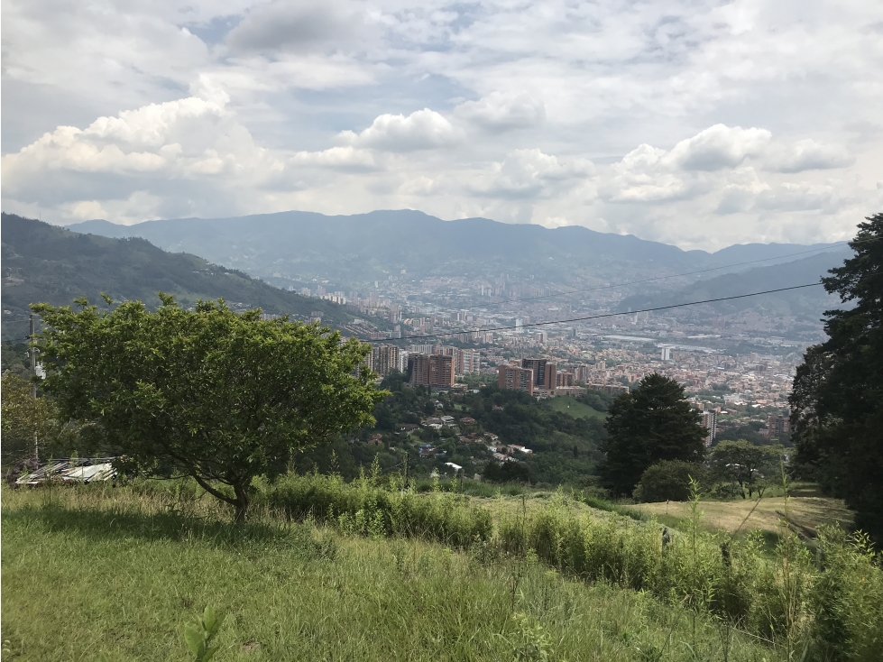 Venta de Lote Independiente en Las Palmas - Envigado